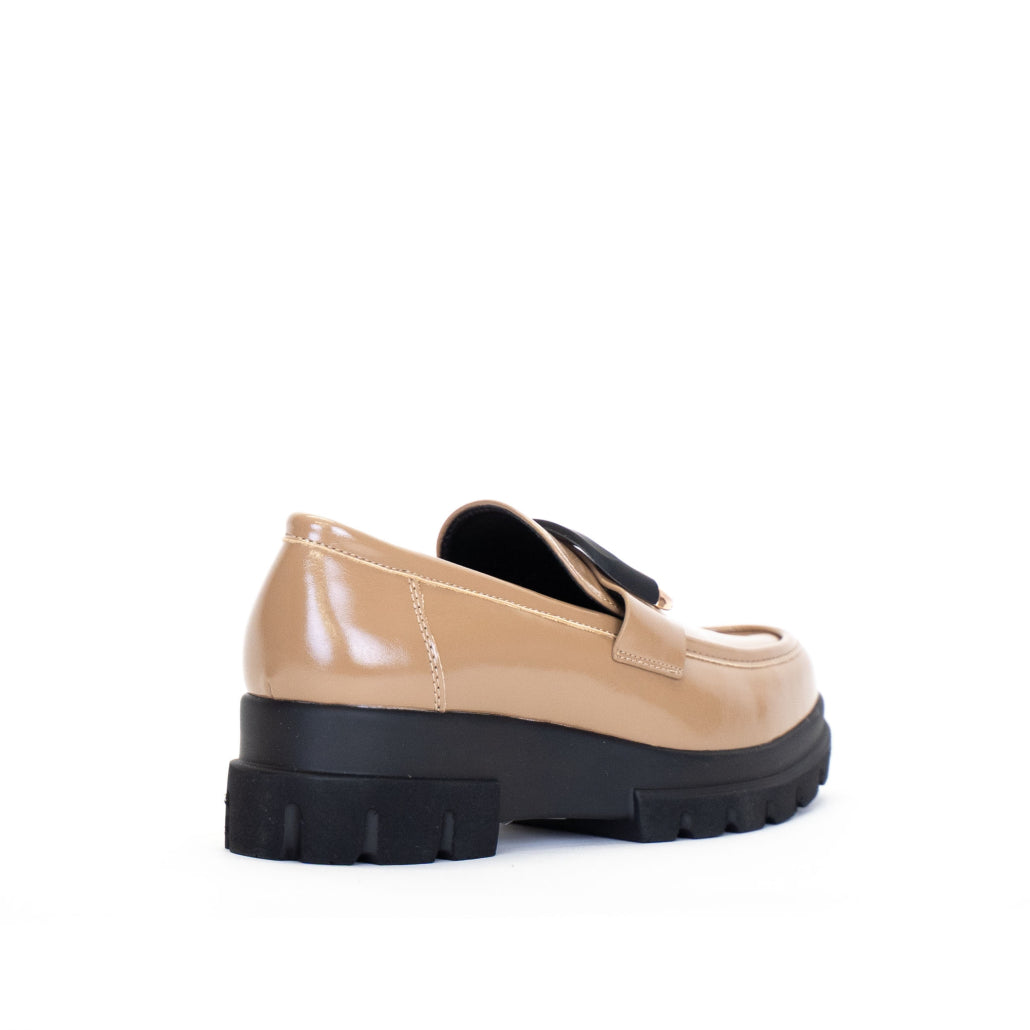 MOCASSINO CON ACCESSORIO SQUADRATO