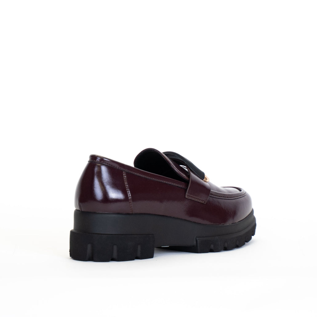 MOCASSINO CON ACCESSORIO SQUADRATO